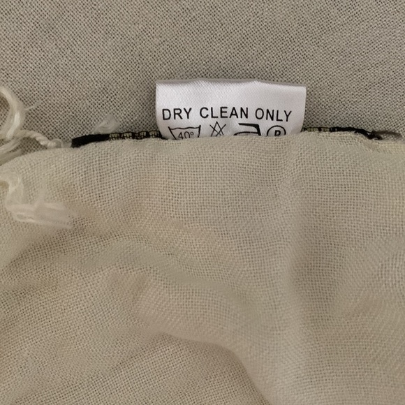 Pashmina-Style shall. Lakhay’s Collection. 100% Viscose. Made in India. - Picture 4 of 4